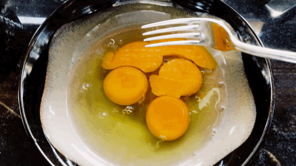 老妈做了30年的西红柿炒蛋，总结出8个小窍门，很实用的技巧